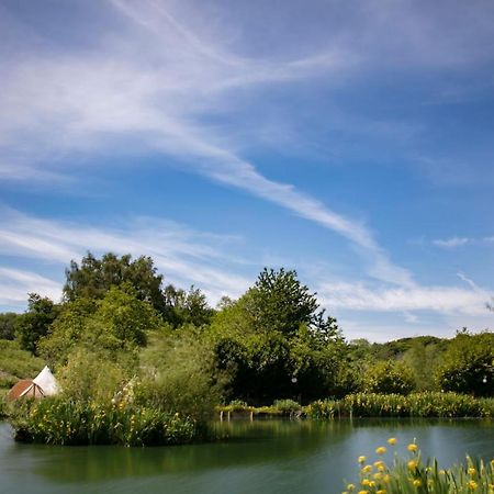 Lloyds Meadow Glamping Hotel Chester Buitenkant foto