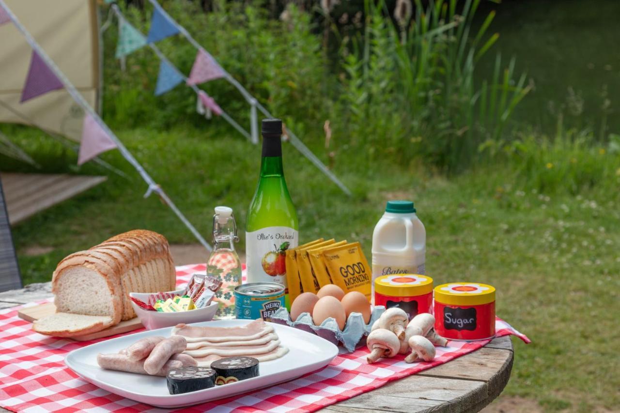 Lloyds Meadow Glamping Hotel Chester Buitenkant foto